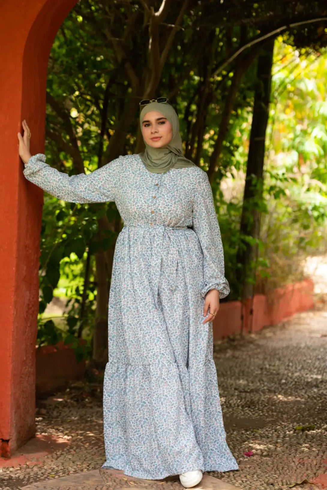 سيمون
